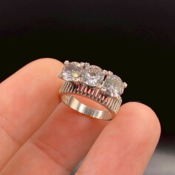 แหวนทองขาวโบราณ งานเก่าหรือปาหะ พลอยแท้ พลอยขาวเม็ดใหญ่ 🤍 เรือนตอก 14K ไซส์ 52 นน.4.3 กรัม พร้อมใบเซอร์ 