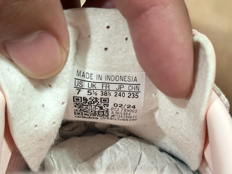 ขายรองเท้า adidas ของแท้ มือ1  รูปที่ 4