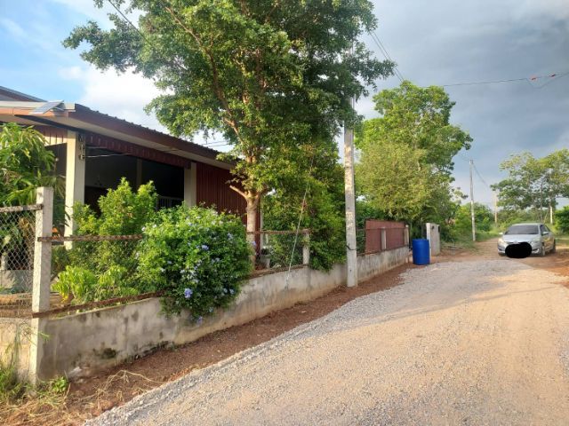 2019 ขายบ้านมือสองด่วนเขาใหญ่ โฉนดครุฑแดง พื้นที่ 65 ตร.ว. ชั้นเดียว 2 ห้องนอน 1 ครัว 1 น้ำ จอดรถได้ 1 คัน ค่าโอนคนละครึ่ง ค่าจดจำนองผู้ซื้อชำระเอง เจ้าของขายเอง ราคานี้ขายเป็นราคาพิเศษแล้ว สนใจติดต่อ 0959891666 รูปที่ 4