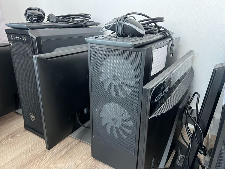 คอมพิวเตอร์ตั้งโต๊ะ