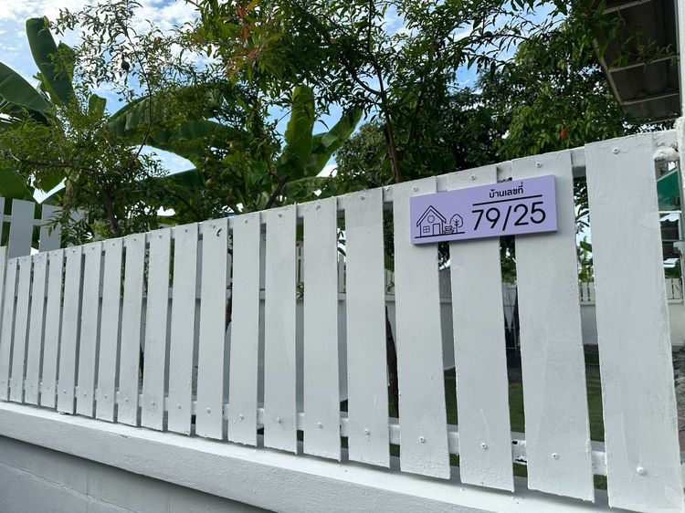 อื่นๆ มีบางส่วน 2016 New Renovate Townhouse ร่มเกล้า ซอย 6  แปลงหัวมุม  2 ห้องนอน 2 ห้องน้ำ 2 ที่จอดรถ 1 ห้องนั่งเล่น 34 วา  2.35 ลบ รูปที่ 2