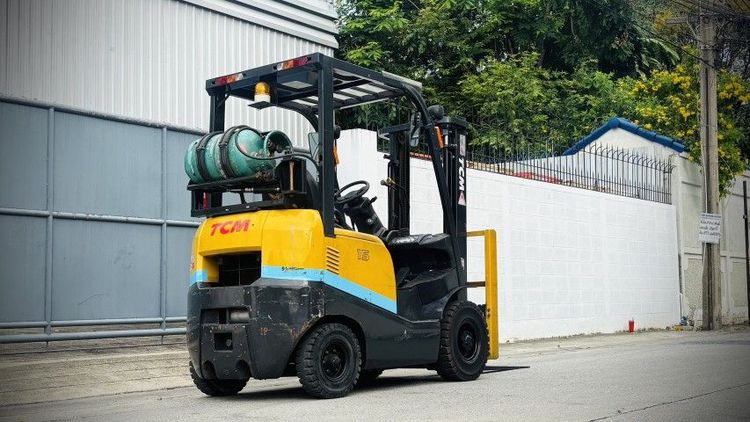 ขายรถยก ขนาด 1.5 ตัน ติดแก๊ส เสายกสูง 3 เมตร งายาว 1.07 เมตร ราคา 89,000 บาท รูปที่ 3