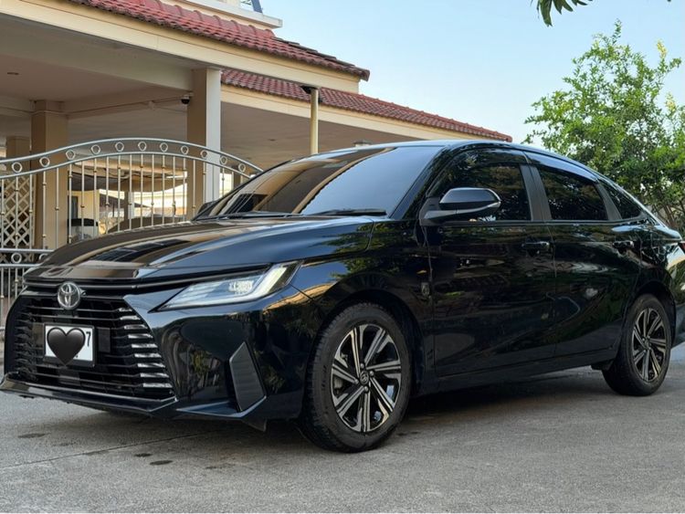 รถ Toyota Yaris ATIV 1.2 Smart สี ดำ