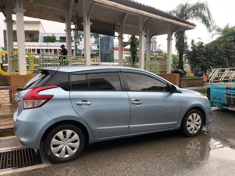 Toyota Yaris 2017 1.5 E Sedan เบนซิน เกียร์อัตโนมัติ ฟ้า รูปที่ 3