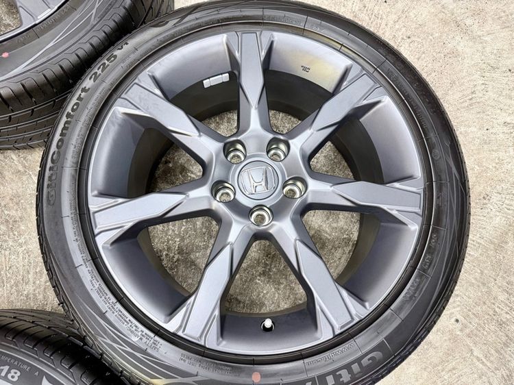 ล้อแม็ก HONDA CIVIC ขอบ 18” ถอดป้ายแดง ยาง GITI 225-50R18 ปลายปี 23 พื้นปี 25 ตุ่มหน้ายางยังอยู่ครบ รูปที่ 6