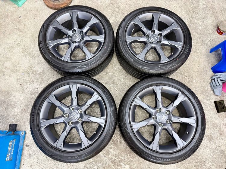 ล้อแม็ก HONDA CIVIC ขอบ 18” ถอดป้ายแดง ยาง GITI 225-50R18 ปลายปี 23 พื้นปี 25 ตุ่มหน้ายางยังอยู่ครบ รูปที่ 4