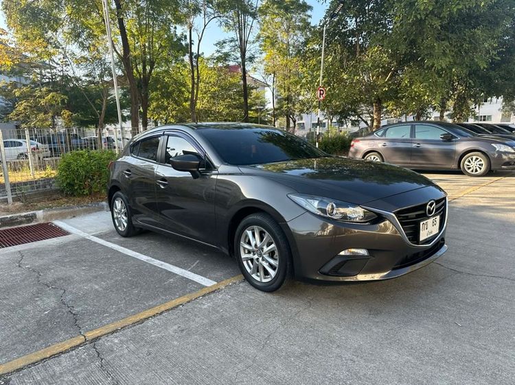 Mazda Mazda3 2015 2.0 E Sedan เบนซิน ไม่ติดแก๊ส เกียร์อัตโนมัติ น้ำตาล รูปที่ 2