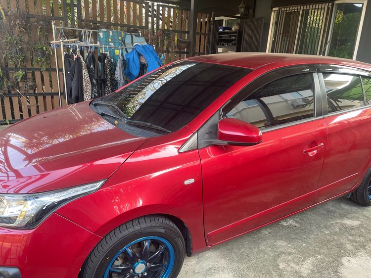 Toyota Yaris 2013 1.2 J Eco เบนซิน ไม่ติดแก๊ส เกียร์อัตโนมัติ แดง รูปที่ 2