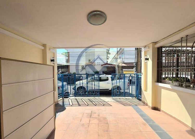 ตกแต่งครบ โครงการ JSP เรสซิเดนซ์ สาทร-กัลปพฤกษ์ ซอยกำนันแม้น 13 ทาวน์โฮม 3 ชั้น ปรับปรุงพร้อมอยู่ ราคาต่ำกว่าประเมิน รูปที่ 2