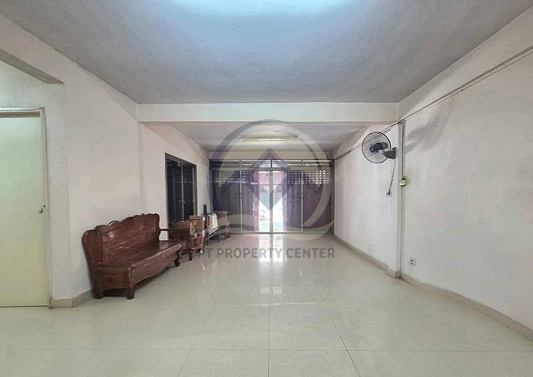 ตึก 4 ชั้น 2 คูหา ซอยเจริญกรุง109 ย่านบางคอแหลม ต่อเติมด้านหลังทุกชั้น ตีทะลุเชื่อมอาคารบางส่วน ขายตามสภาพ ทำเลใจกลางเมือง ใกล้รถไฟฟ้า ราคาพ รูปที่ 2