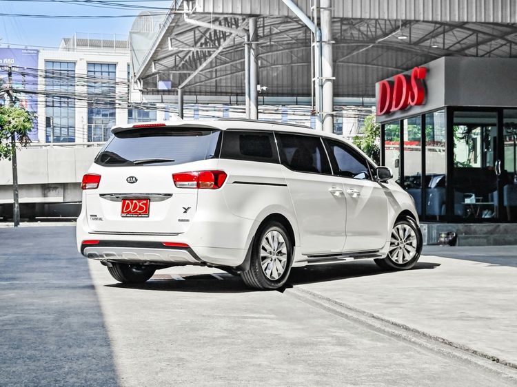 Kia Grand Carnival 2018 2.2 EX Van ดีเซล เกียร์อัตโนมัติ ขาว รูปที่ 2