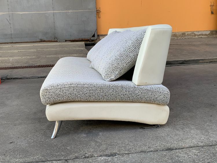 โซฟาผ้า 3 ที่นั่ง Jelly สีขาว Brand  Koncept Furniture รูปที่ 4