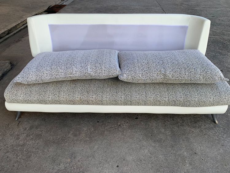 โซฟาผ้า 3 ที่นั่ง Jelly สีขาว Brand  Koncept Furniture รูปที่ 10