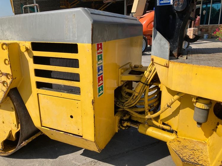 รถบดล้อหน้าเหล็กล้อหลังยาง KOMATSU รุ่น JV40CW-2  ขนาด 4 ตัน  รถเก่านอกนำเข้า รูปที่ 10