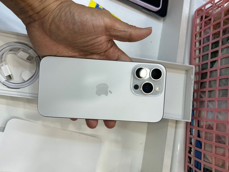 ขาย iPhone 15pro max 1 tb ครบกล่อง สีขาว ไม่มีรอย รอบชาร์จ0 สุขภาพแบตbattery 100 นัดรับ กทม  Tel 0944561554 รูปที่ 10