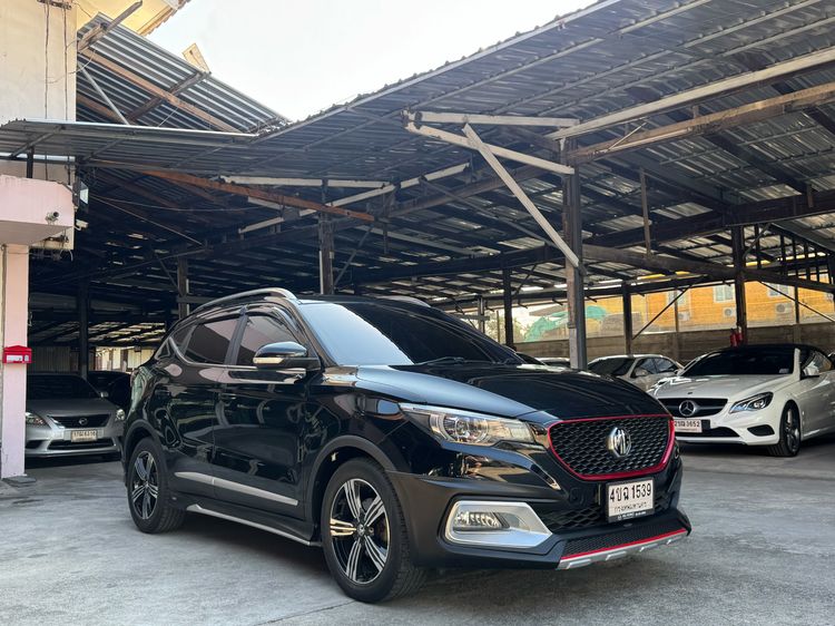 รถ MG ZS 1.5 X สี ดำ