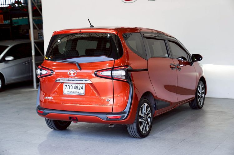 Toyota Sienta 2018 1.5 V Utility-car เบนซิน ไม่ติดแก๊ส เกียร์อัตโนมัติ ส้ม รูปที่ 4