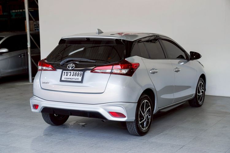 Toyota Yaris 2020 1.2 Sport Premium Sedan เบนซิน ไม่ติดแก๊ส เกียร์อัตโนมัติ เทา รูปที่ 4