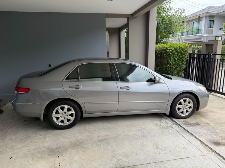 Honda Accord 2004 3.0 V6 i-VTEC Sedan เบนซิน เกียร์อัตโนมัติ บรอนซ์เงิน