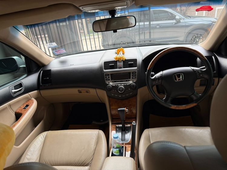 Honda Accord 2004 3.0 V6 i-VTEC Sedan เบนซิน เกียร์อัตโนมัติ บรอนซ์เงิน รูปที่ 2