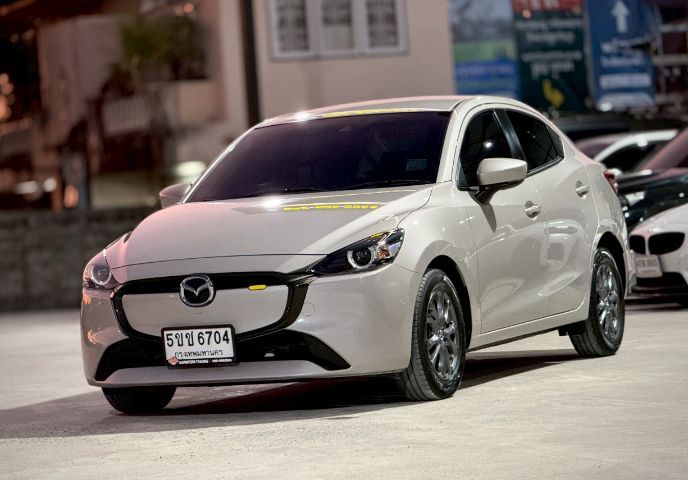 รถ Mazda Mazda 2 1.3 สี น้ำตาล
