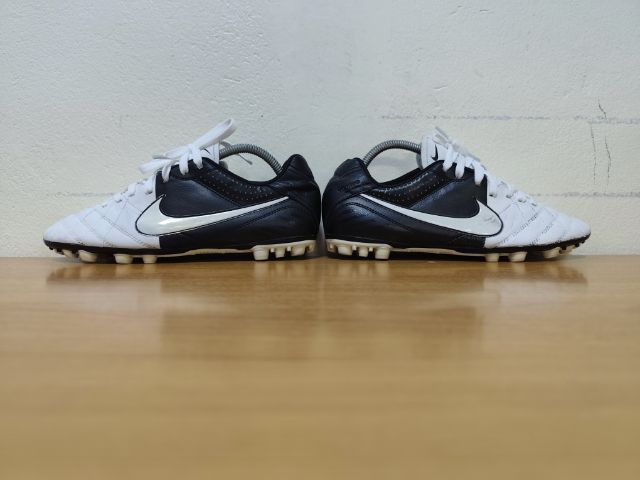 Nike รองเท้าฟุตบอล 42.5 27.0 แท้ มือสอง รูปที่ 9