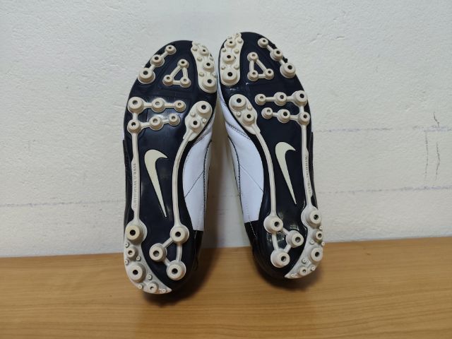 Nike รองเท้าฟุตบอล 42.5 27.0 แท้ มือสอง รูปที่ 10