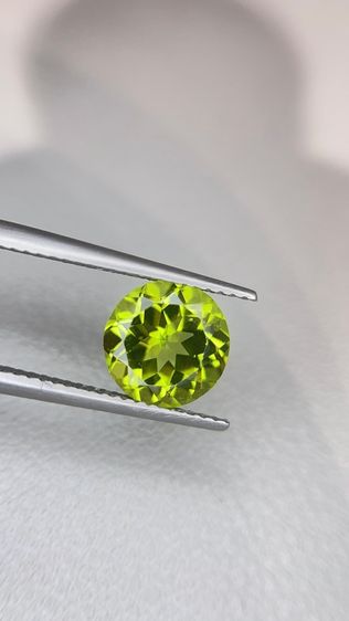 Natural Peridot 2.68 Carats Round Shape 8.8x8.8x5.3 MM รูปที่ 12