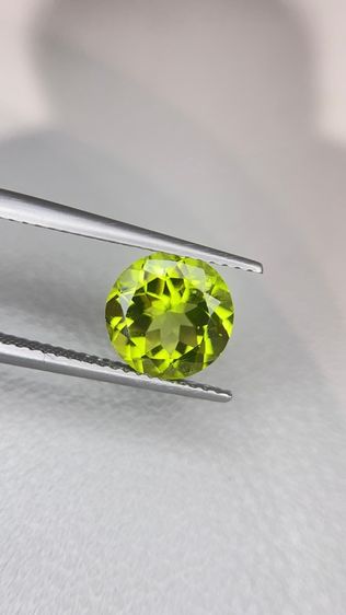 Natural Peridot 2.68 Carats Round Shape 8.8x8.8x5.3 MM รูปที่ 6