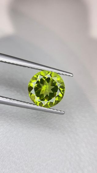 Natural Peridot 2.68 Carats Round Shape 8.8x8.8x5.3 MM รูปที่ 8