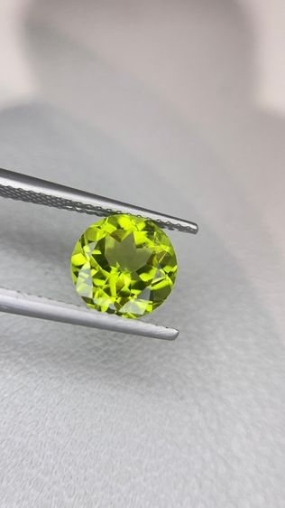 Natural Peridot 2.68 Carats Round Shape 8.8x8.8x5.3 MM รูปที่ 10