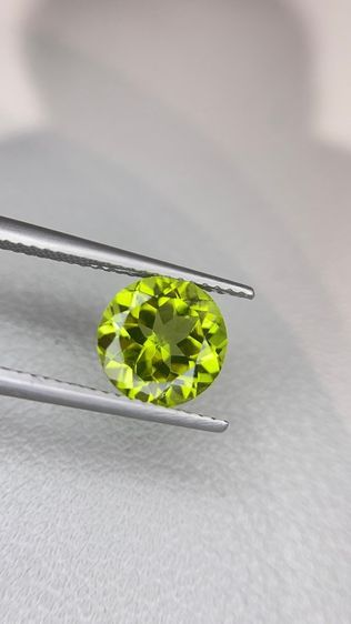 Natural Peridot 2.68 Carats Round Shape 8.8x8.8x5.3 MM รูปที่ 13