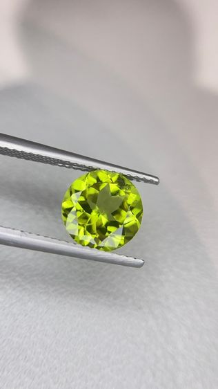 Natural Peridot 2.68 Carats Round Shape 8.8x8.8x5.3 MM รูปที่ 9