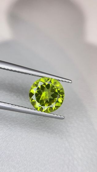 Natural Peridot 2.68 Carats Round Shape 8.8x8.8x5.3 MM รูปที่ 14
