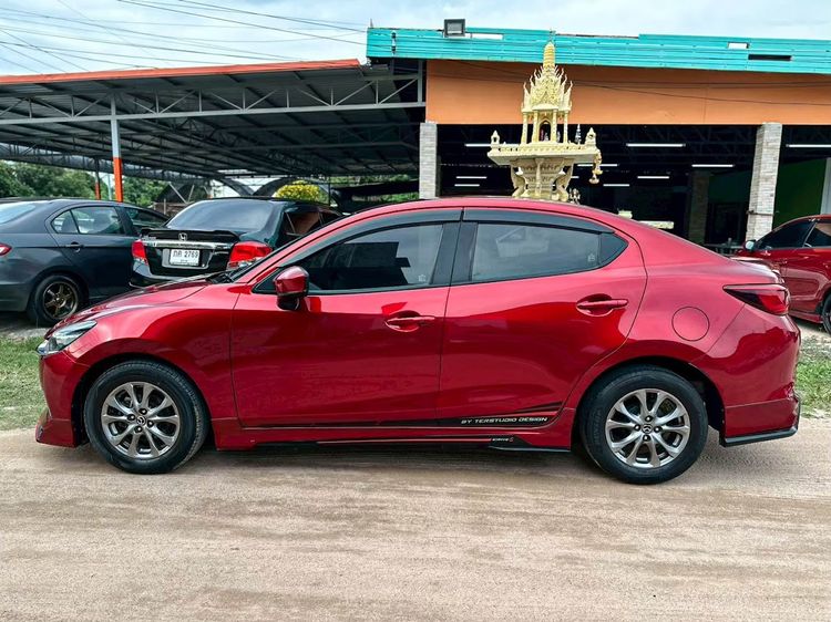 Mazda Mazda 2 2021 1.3 C Sedan เบนซิน ไม่ติดแก๊ส เกียร์อัตโนมัติ แดง รูปที่ 4
