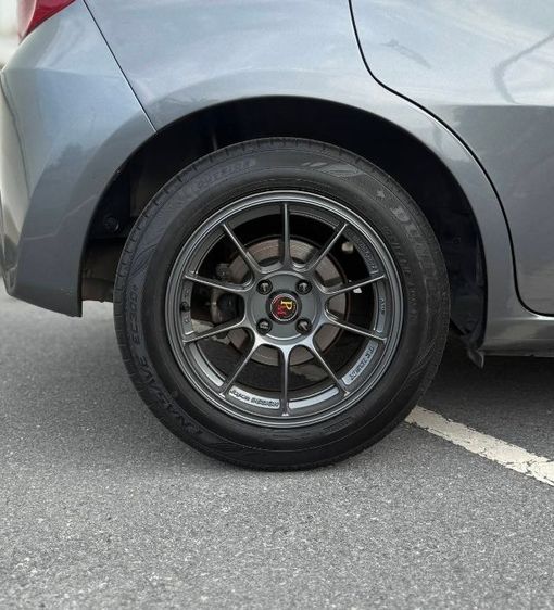 Honda Jazz 2013 1.5 SV Sedan เบนซิน ไม่ติดแก๊ส เกียร์อัตโนมัติ เทา รูปที่ 2