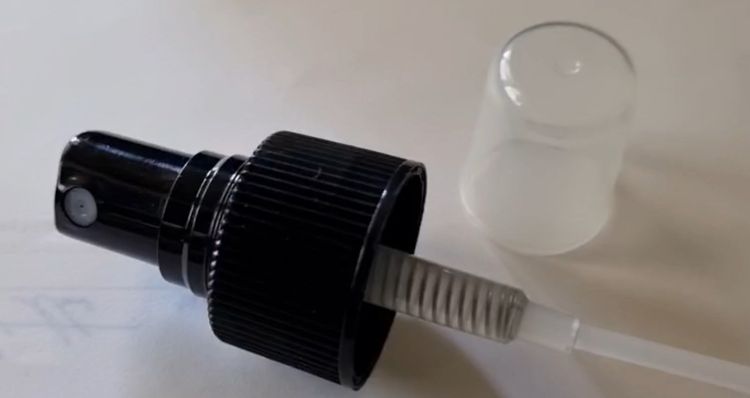 หัวสเปรย์ มีฝาครอบ คอ24 24x410 Black Color ท่อยาวรวม 18 ซม. ของใหม่ ไม่ผ่านการใช้