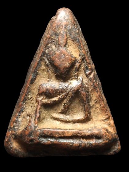 พระนางพญาเนื้อดินตรับ