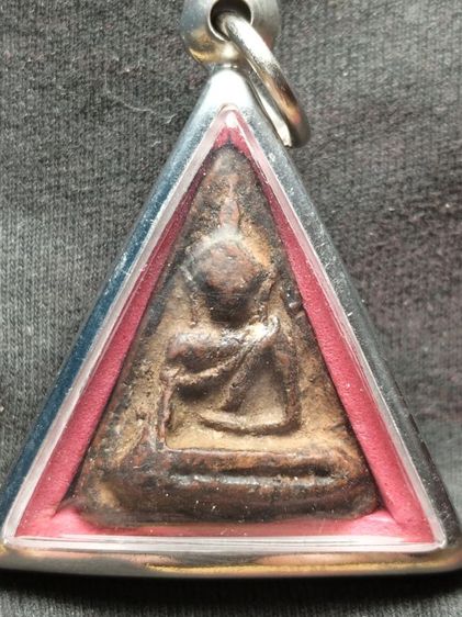 พระนางพญาเนื้อดินตรับ รูปที่ 2