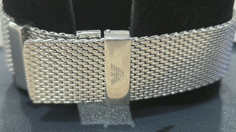  Armani Smartwatch

 รูปที่ 6