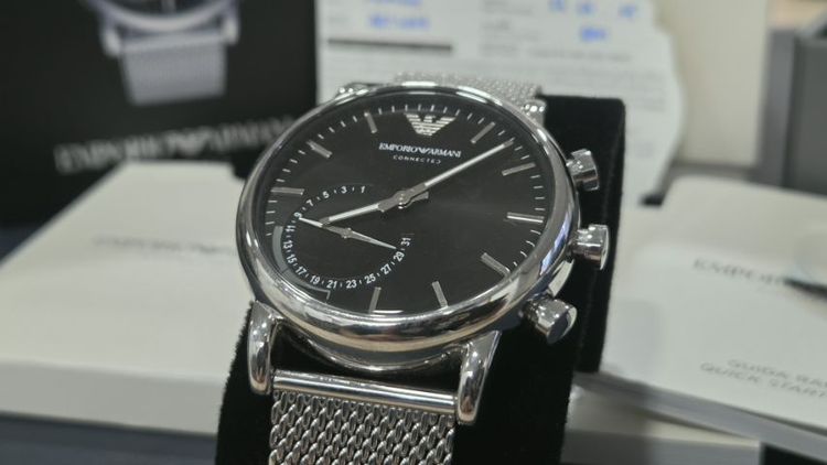  Armani Smartwatch

