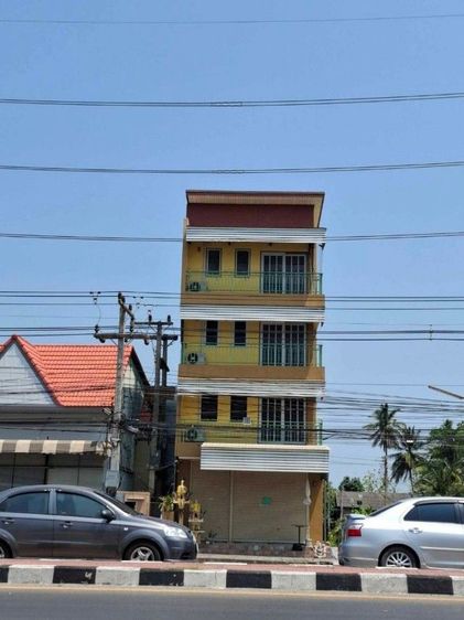 ใช่ ขายตึกเดี่ยว 4ชั้น ริมถนน ใกล้ตลาดน้ำอัมพวา
(ตกเเต่งพร้อมเข้าอยู่ เฟอร์นิเจอร์ครบ)
4ชั้น  4ห้องนอนมีเเอร์ 7ห้องน้ำ ทำกิจการได้ เจ้าของขายเอง รูปที่ 2