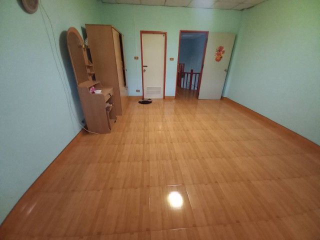 ทฮ บางปลา 22 18 ตร.ว บ้านเปล่าสภาพดี 
รายได้ 15,000 กู้ได้ ผ่อนถูก 5,000-6,000 บาท เจ้าของขายเอง
1.29 ลบ.ฟรีโอน
โทร 0634210986
