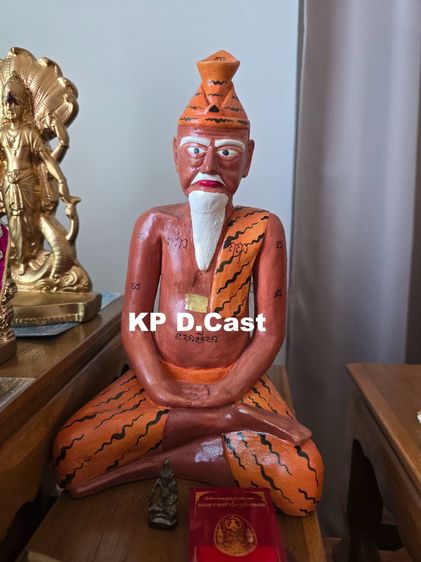 พ่อแก่ ฤาษีนารอทขนาดตั้งบูชา เนื้อดิน 7 ป่าช้า และมวลสารดั้งเดิมตามตำราโบราณ ปั้นมือโดย อ.เทียม ซิวใจเอื้อ ท่านั่งสมาธิ (เมตตา อำนาจ สมาธิ)