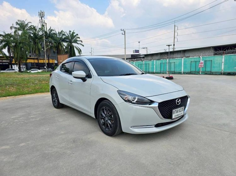 Mazda Mazda 2 2020 1.3 Skyactiv-G S Leather Sedan Sedan เบนซิน เกียร์อัตโนมัติ ขาว รูปที่ 4