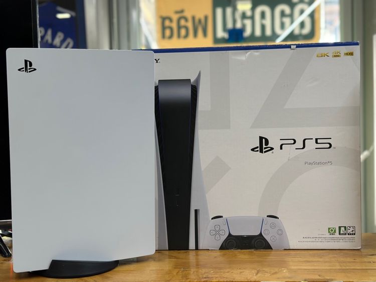 Sony เครื่องเกมส์โซนี่ เพลย์สเตชั่น PS5 (Playstation 5) เชื่อมต่อไร้สายได้ PlayStation5 1218A เล่นแผ่นได้ จอยแท้ครบกล่อง