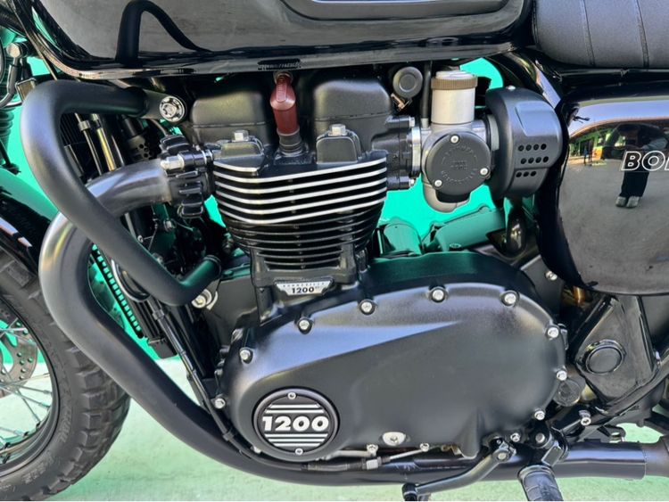 Triumph Bonneville T120 black ปี18  รูปที่ 16