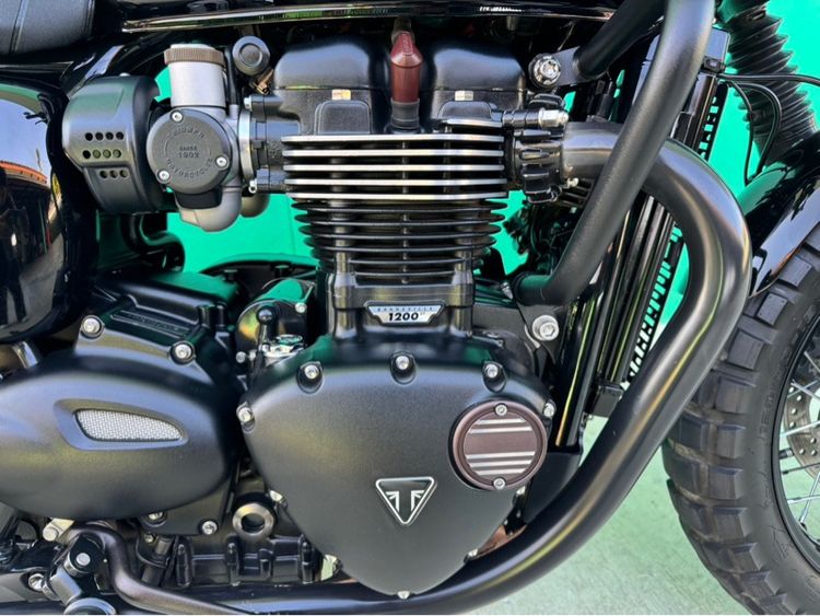 Triumph Bonneville T120 black ปี18  รูปที่ 7