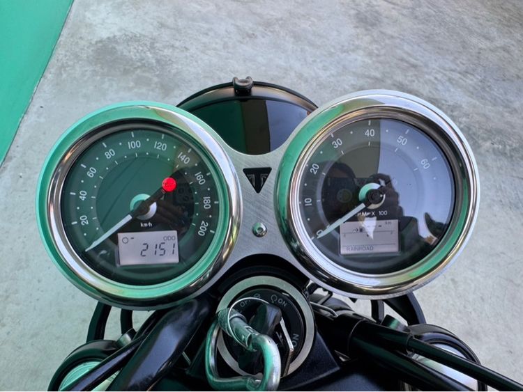 Triumph Bonneville T120 black ปี18  รูปที่ 10