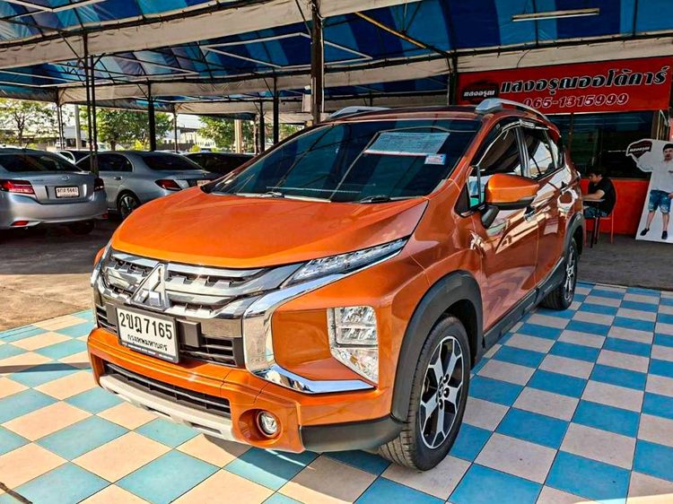 รถ Mitsubishi Xpander 1.5 Cross สี ส้ม